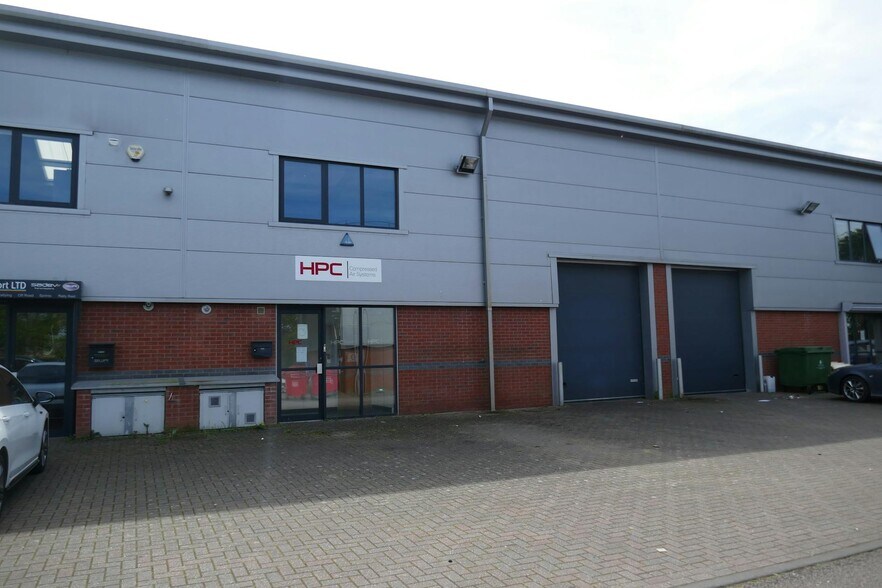 Parkway, Harlow à louer - Photo de l’immeuble – Image 1 sur 4