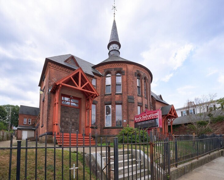 829 Main St, Worcester, MA à vendre - Photo de l’immeuble – Image 2 sur 23
