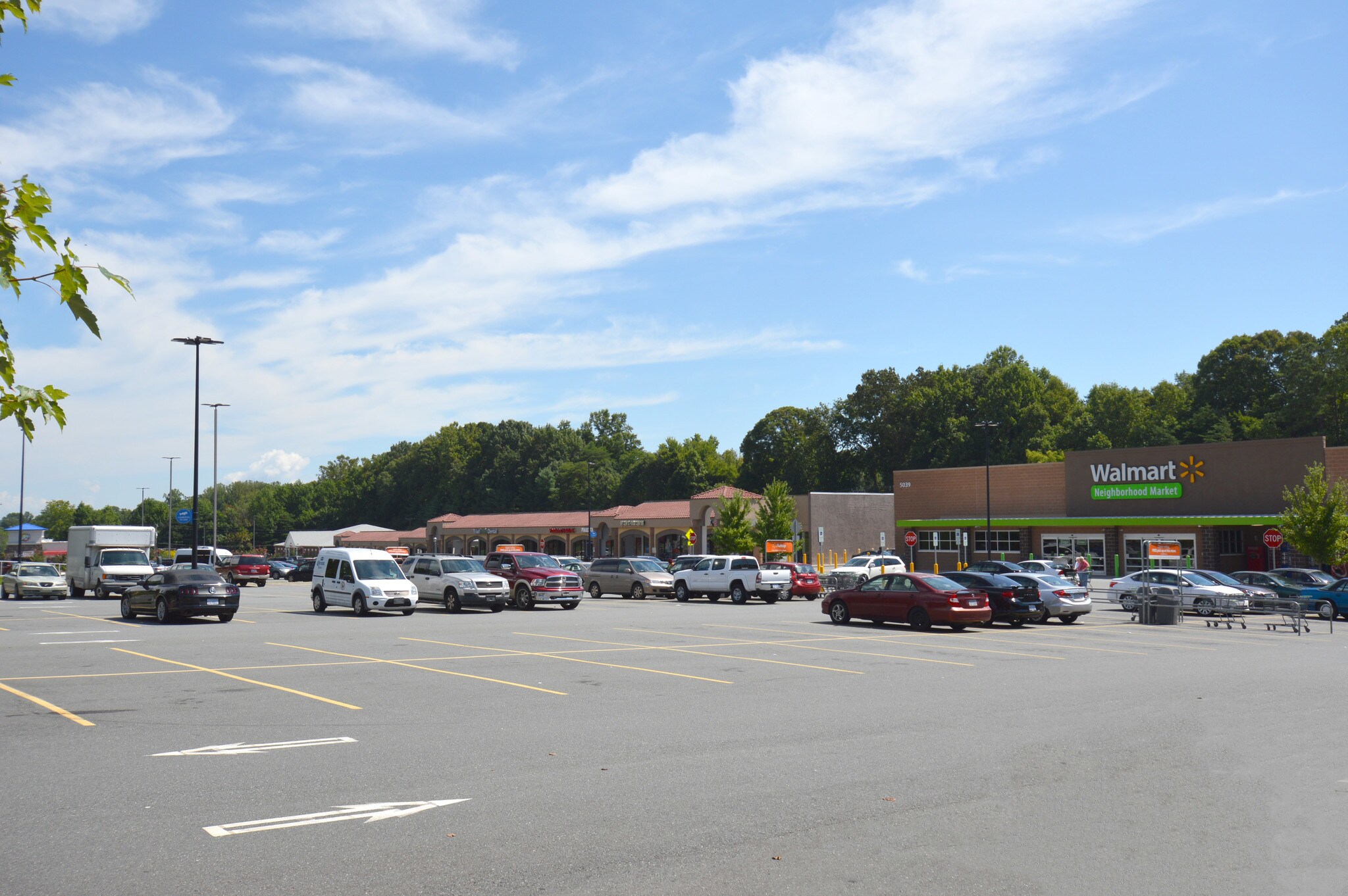5025-5109 University Pky, Winston-Salem, NC à louer Photo principale– Image 1 sur 8