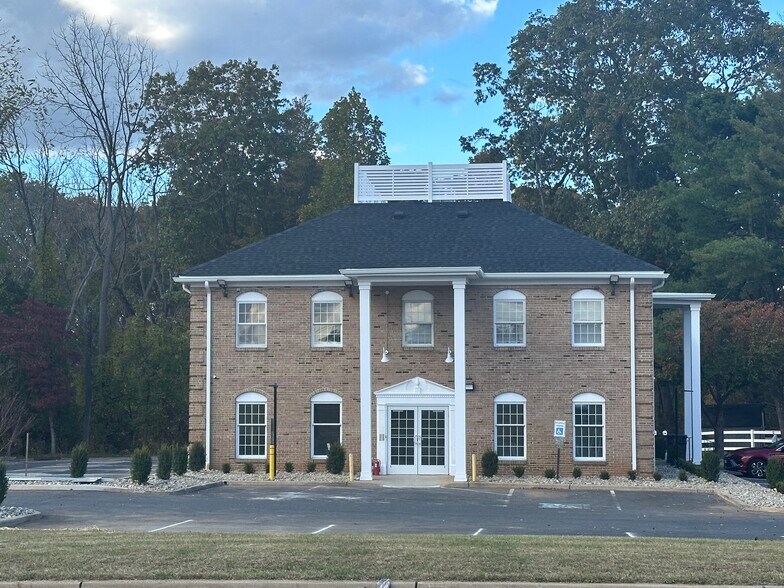 440 State Route 34, Colts Neck, NJ à louer - Photo de l’immeuble – Image 3 sur 9