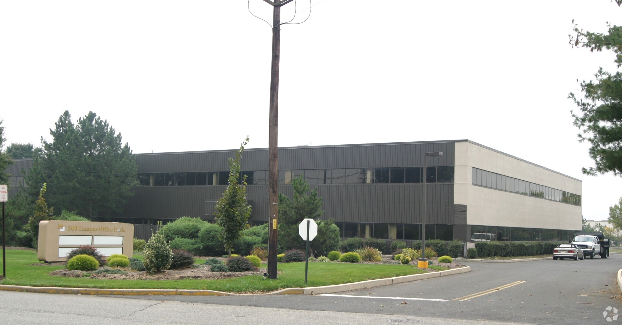 200 Campus Dr, Somerset, NJ à louer Photo de l’immeuble– Image 1 sur 5