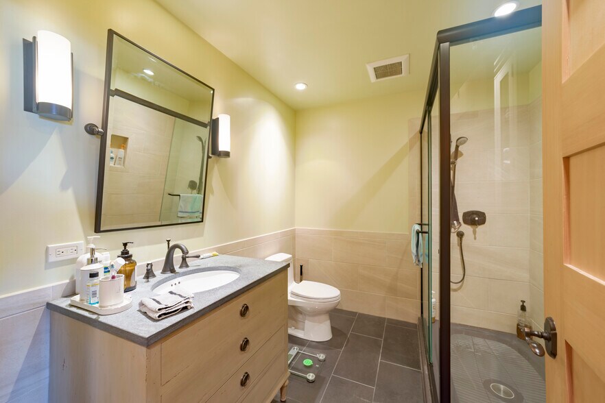 3708 S El Camino Real, San Mateo, CA à vendre - Photo de l’immeuble – Image 2 sur 26
