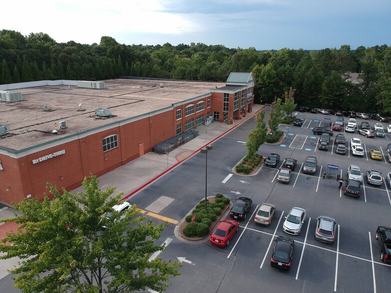 11877 Douglas Rd, Alpharetta, GA à louer - Photo de l’immeuble – Image 3 sur 32