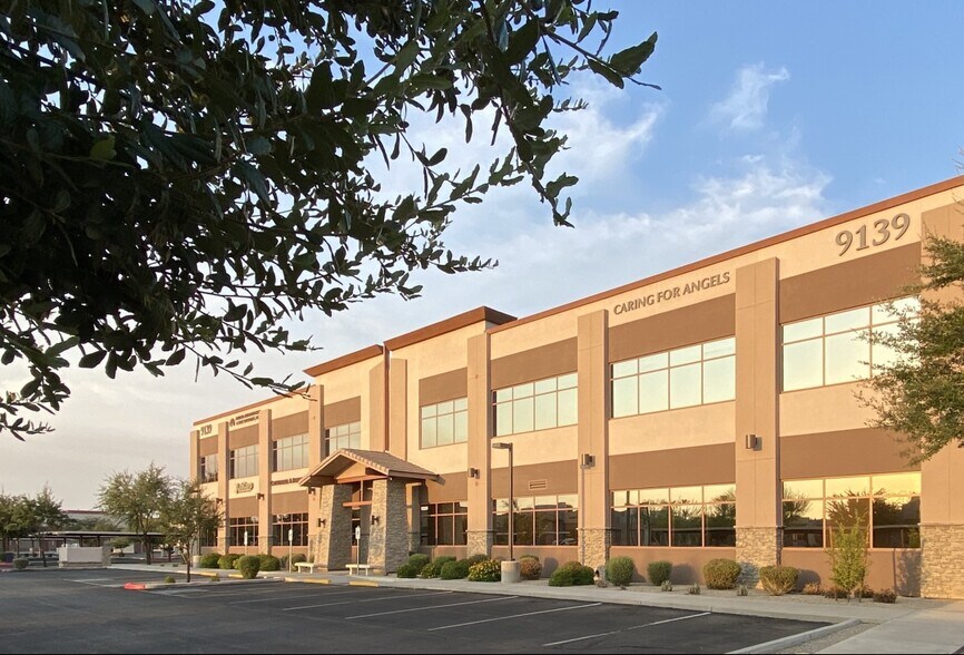9139 W Thunderbird Rd, Peoria, AZ à louer - Photo de l’immeuble – Image 3 sur 5