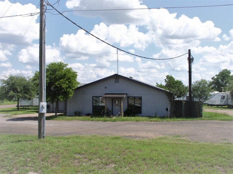 1009 W Heaton St, Cuero, TX à vendre - Autre – Image 2 sur 24