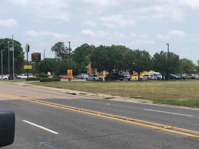 1688 Desiard St, Monroe, LA à vendre - Autre – Image 2 sur 5