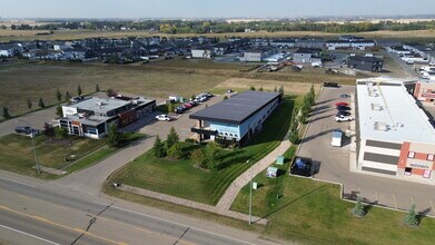 518 Laura Av, Red Deer County, AB - Vue aérienne  vue de carte - Image1