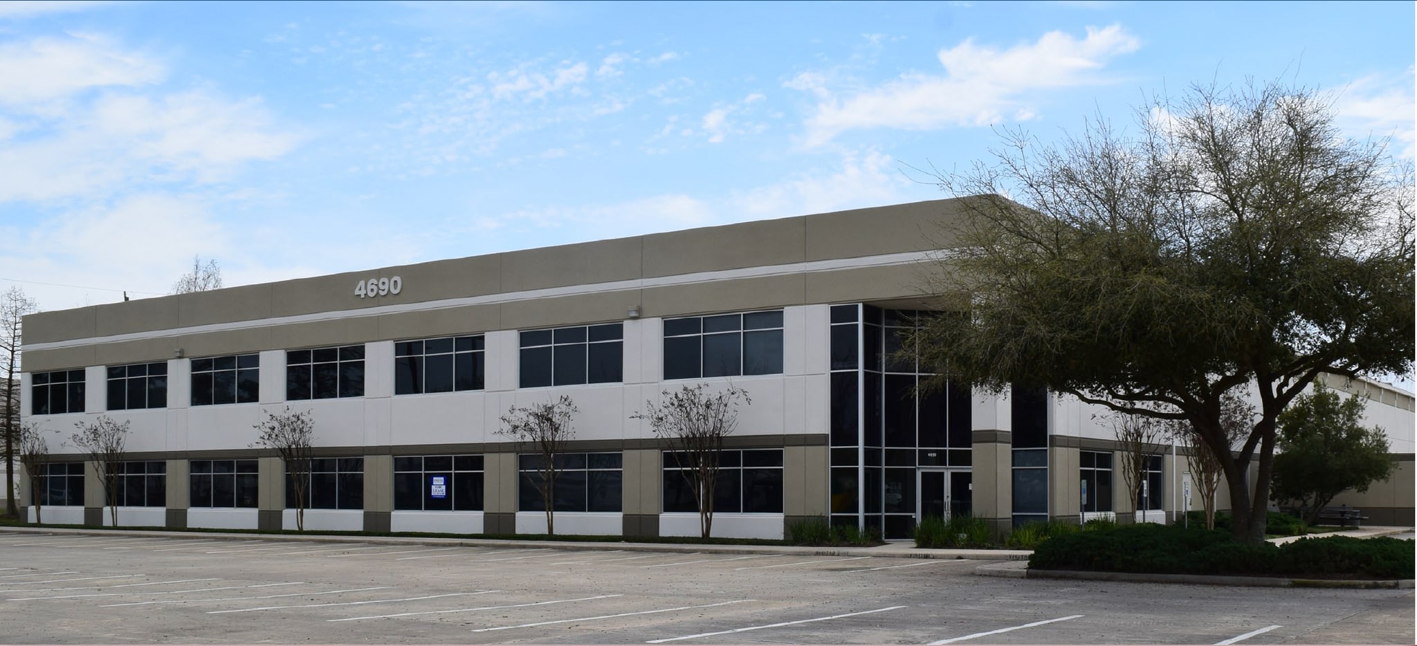 5150 Greens Rd, Houston, TX à louer Photo de l’immeuble– Image 1 sur 5