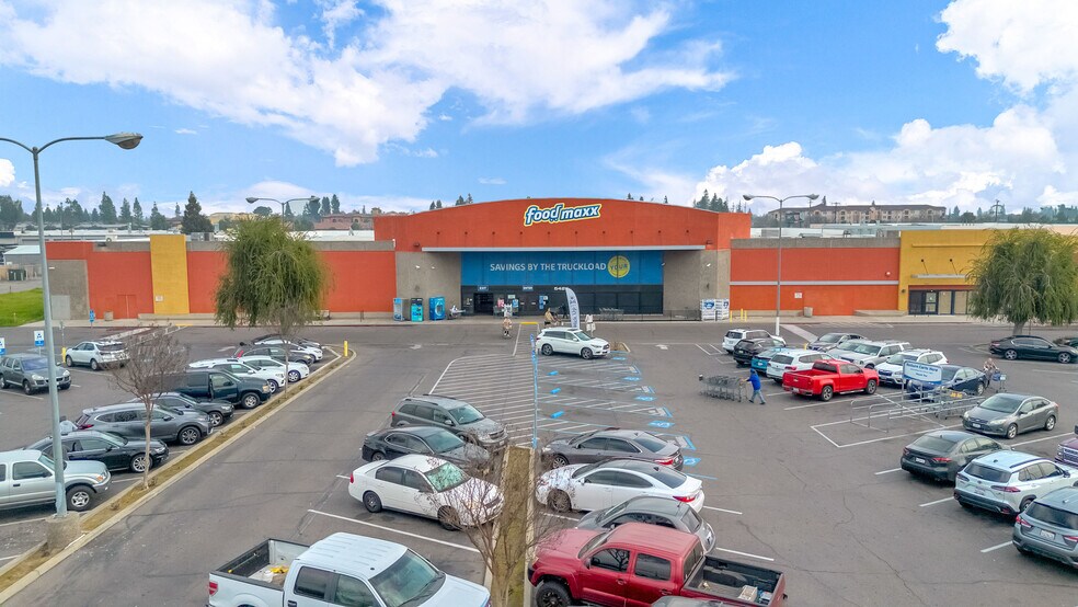 Value Add Grocery Anchored Center portefeuille de 6 biens à vendre sur LoopNet.fr - Photo de l’immeuble – Image 3 sur 12