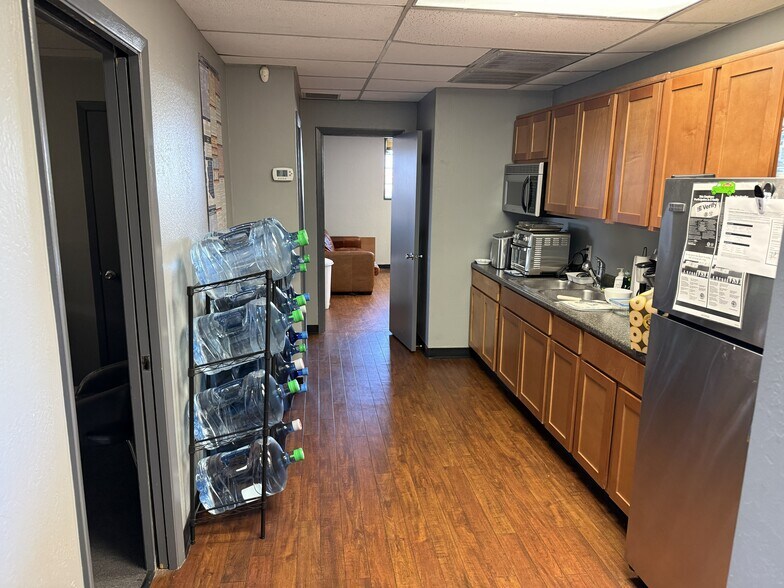 5815 N Black Canyon Hwy, Phoenix, AZ à louer - Photo de l’immeuble – Image 3 sur 29