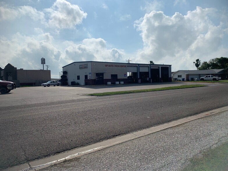 200 Daniel Moore St, Portland, TX à vendre - Photo de l’immeuble – Image 1 sur 23