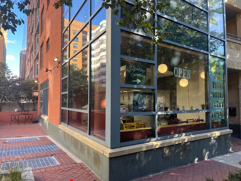 1117 10th St NW, Washington, DC à vendre - Photo de l’immeuble – Image 3 sur 4