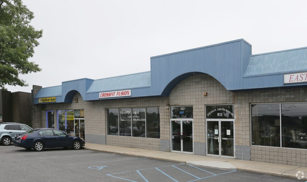 805-815 Middle Country Rd, Saint James, NY à louer - Photo de l’immeuble – Image 3 sur 6