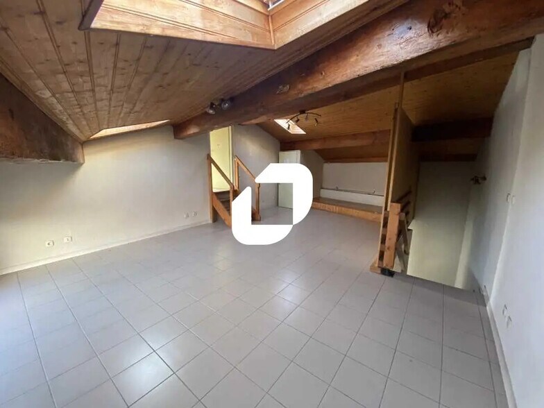 Local commercial dans Bordeaux à louer - Photo de l’immeuble – Image 2 sur 12