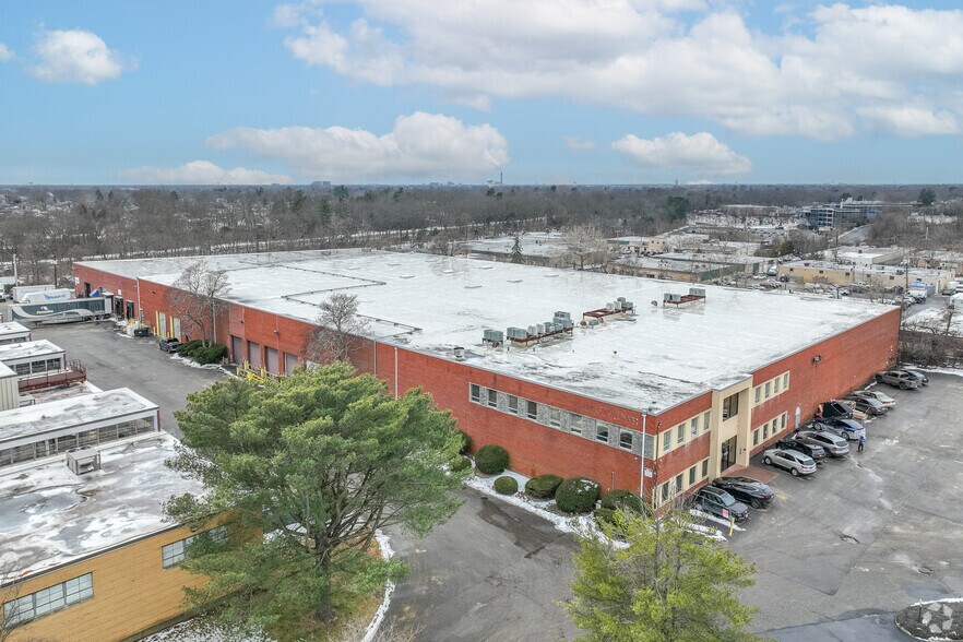 609-3 Cantiague Rock Rd, Westbury, NY à louer - Photo de l’immeuble – Image 2 sur 5