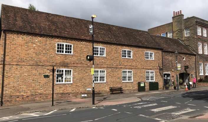 High St, Redbourn à louer - Photo de l’immeuble – Image 2 sur 2