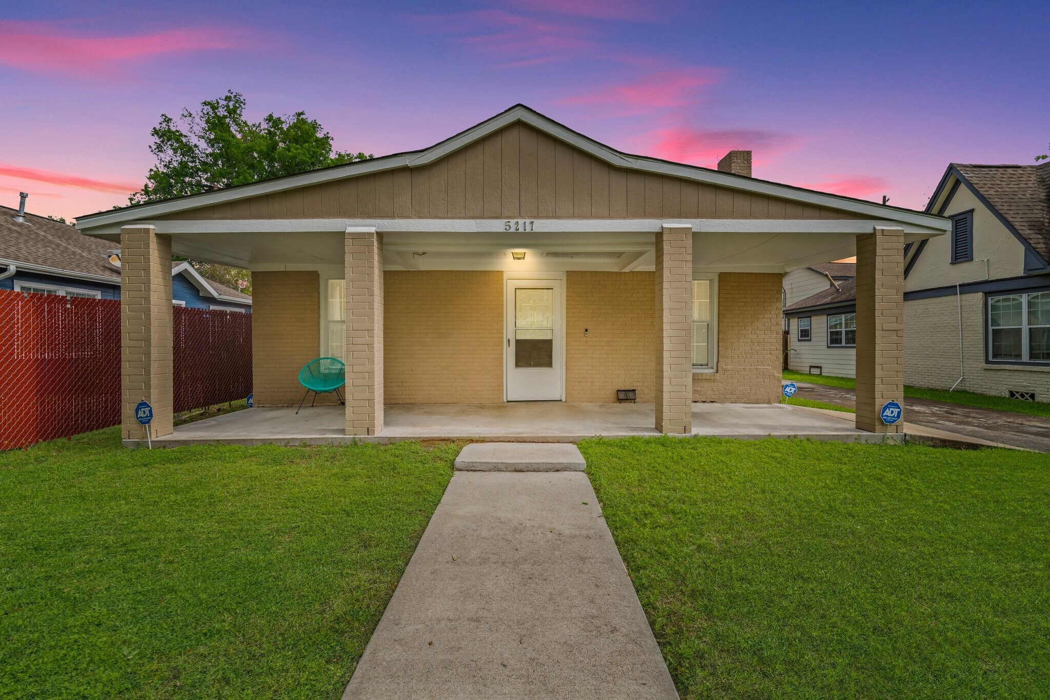 5217 Claremont St, Houston, TX à vendre Photo principale– Image 1 sur 2