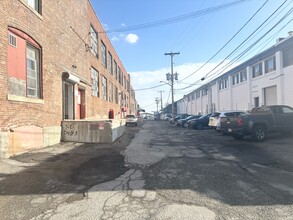 165-167 Bow St, Everett, MA à louer Photo intérieure– Image 1 sur 10