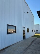 8408 SW 23rd Pl, Oklahoma City, OK à louer Photo de l’immeuble– Image 2 sur 20