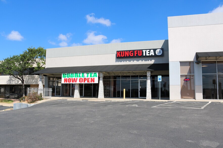 5755 NW Loop 410, San Antonio, TX à louer - Photo de l’immeuble – Image 3 sur 8