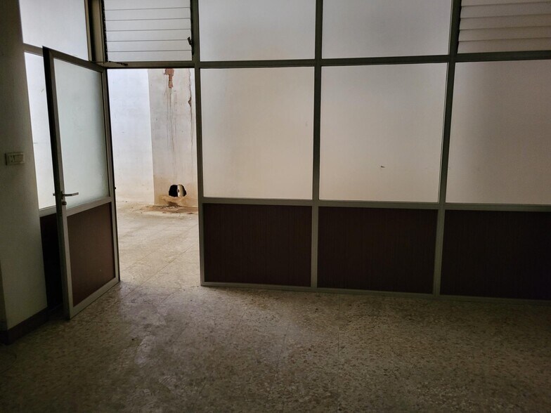 Local commercial dans Ontinyent, Valencia à louer - Photo intérieure – Image 3 sur 9