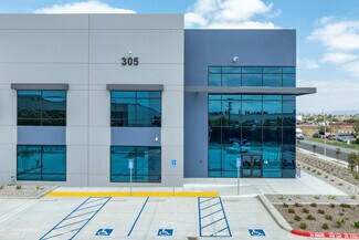 Plus de détails pour 305 S Cedar Ave, Rialto, CA - Industriel/Logistique à louer