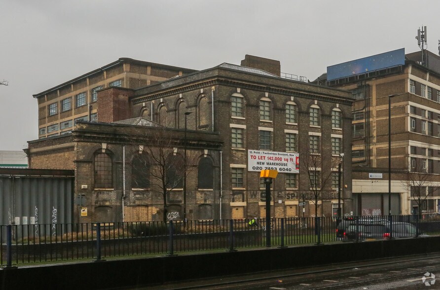 23-26 Gillender St, Londres à louer - Photo de l’immeuble – Image 2 sur 4