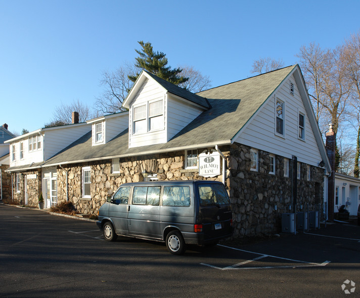 17 Wilmot Ln, Riverside, CT à louer - Photo principale – Image 1 sur 8