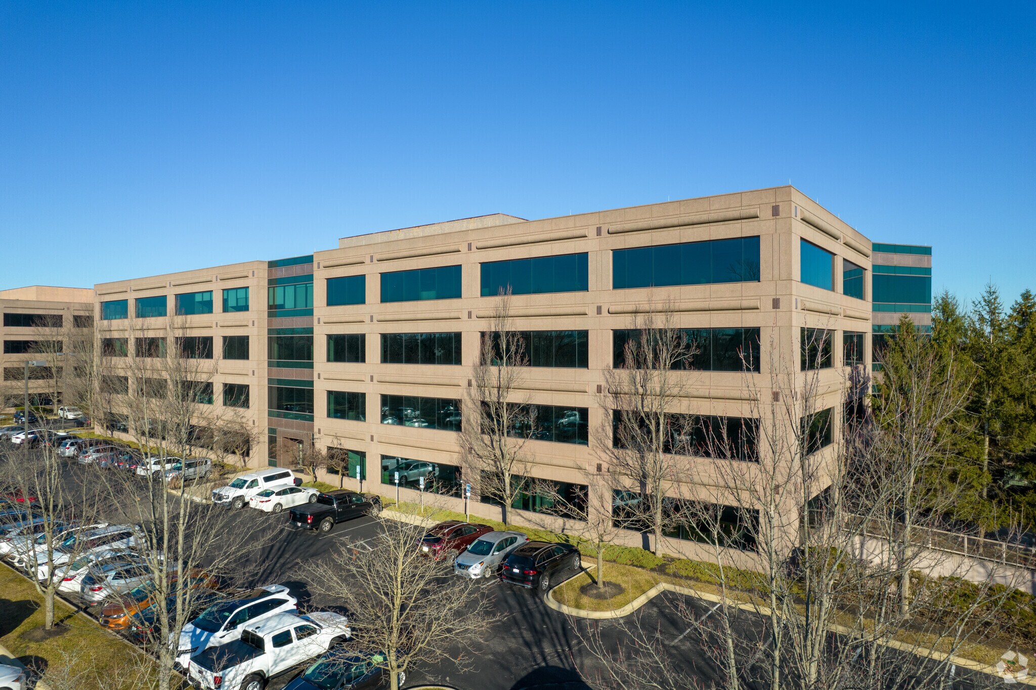545 Metro Pl S, Dublin, OH à louer Photo principale– Image 1 sur 19