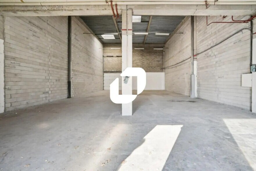 Local d’activités dans Lognes à louer - Photo intérieure – Image 3 sur 13