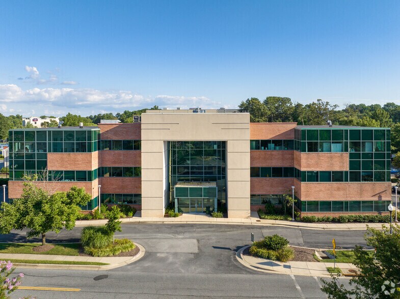 130 Admiral Cochrane Dr, Annapolis, MD à vendre - Photo de l’immeuble – Image 3 sur 7