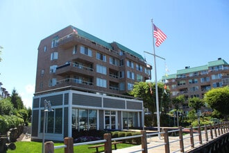 46 Southfield Ave, Stamford, CT à louer Photo de l’immeuble– Image 1 sur 1