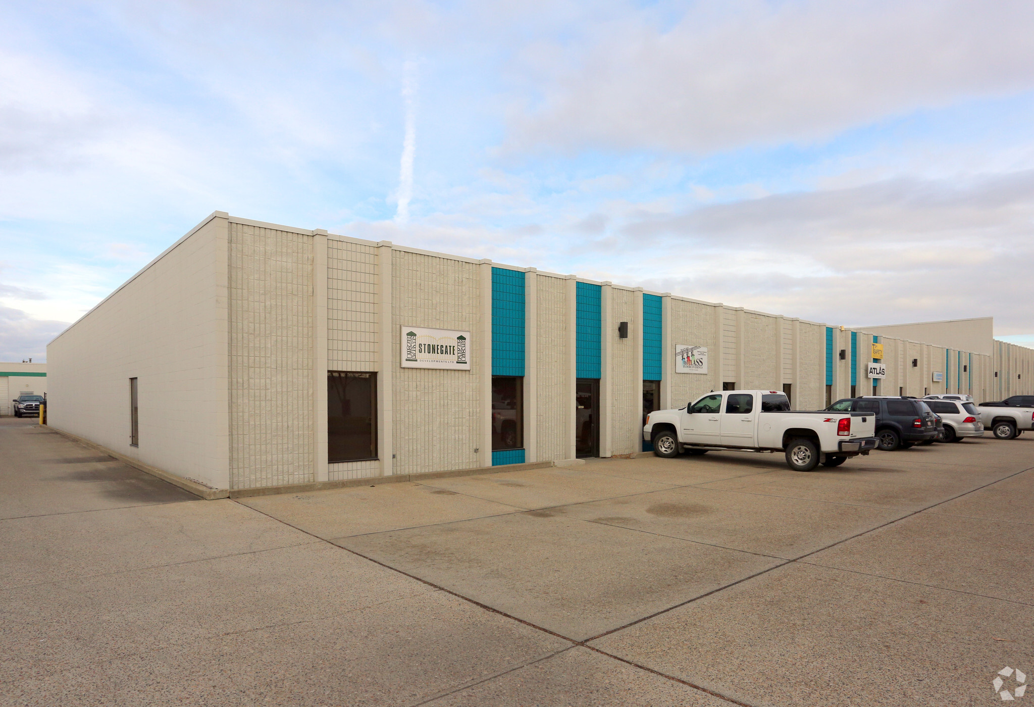 17890 106th Ave NW, Edmonton, AB à louer Photo principale– Image 1 sur 32