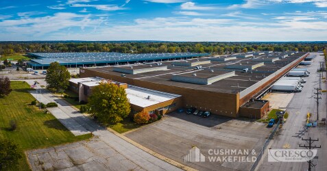 18901 Snow Rd, Brook Park, OH à louer - Photo de l’immeuble – Image 1 sur 5