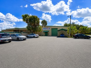 203 W 1st St, Apopka, FL à louer Photo de l’immeuble– Image 1 sur 8