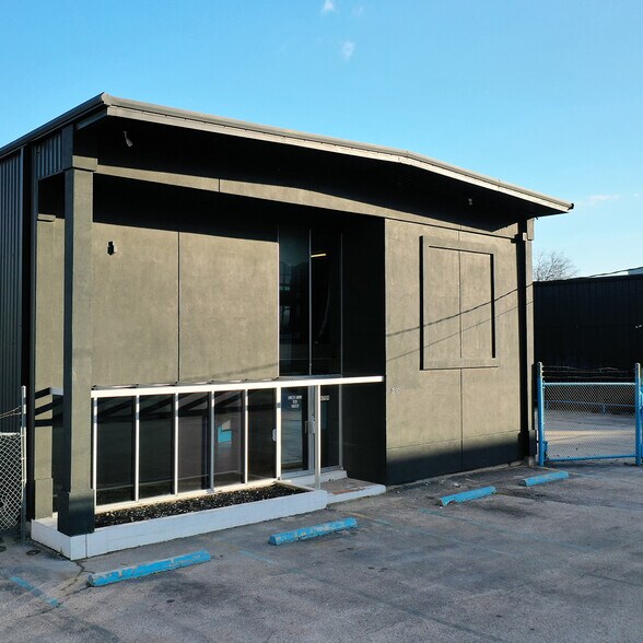 6709 Burnet Ln, Austin, TX à louer - Photo de l’immeuble – Image 1 sur 10