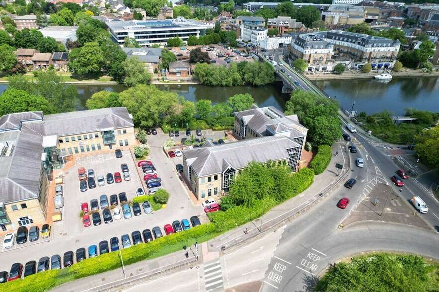 Watermans Business Park, Staines à vendre - Photo de l’immeuble – Image 3 sur 19