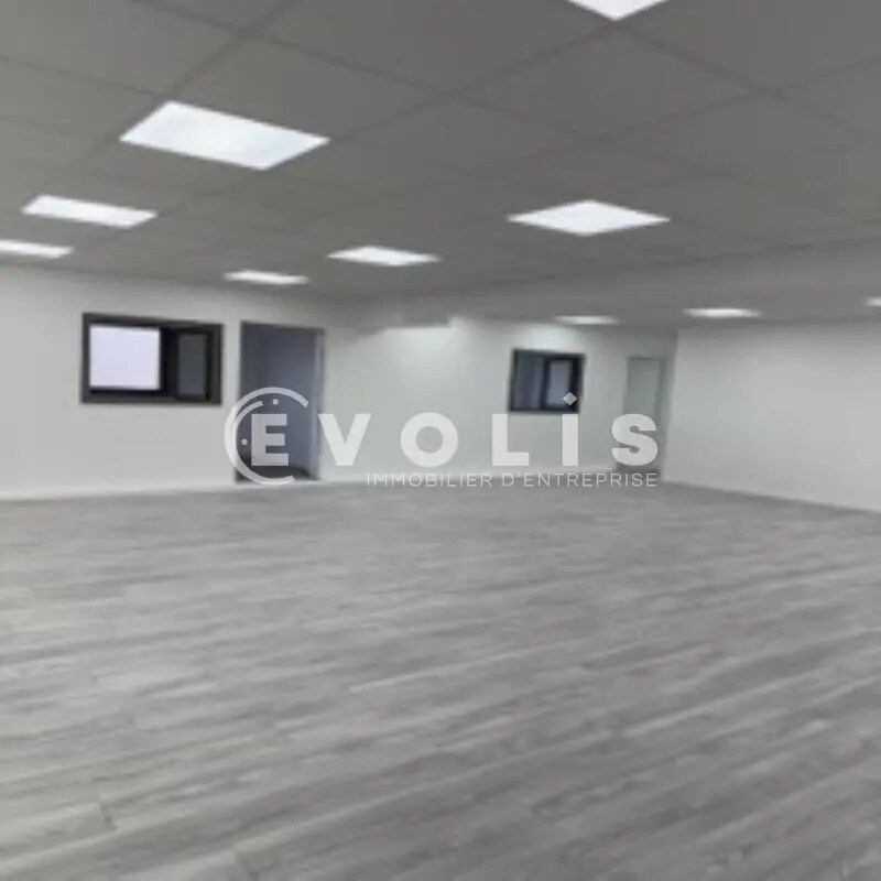 Bureau dans Villeneuve-la-Garenne à louer Photo de l’immeuble– Image 1 sur 5
