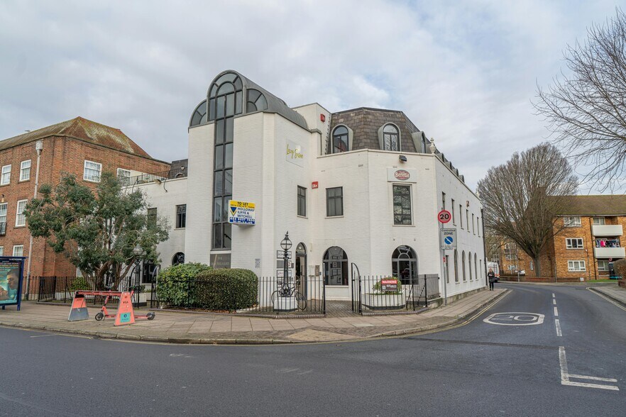 7 Kings Rd, Southsea à louer - Photo de l’immeuble – Image 1 sur 21