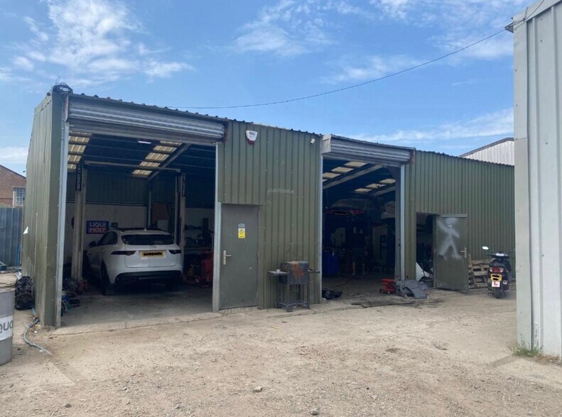 Manor Way, Swanscombe à louer - Photo de l’immeuble – Image 2 sur 6