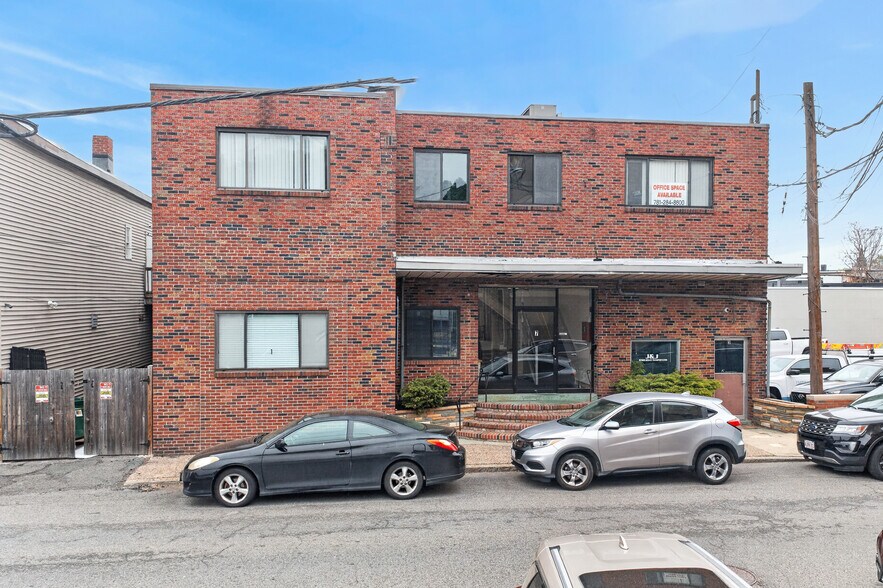7 Foster St, Revere, MA à vendre - Photo de l’immeuble – Image 2 sur 12