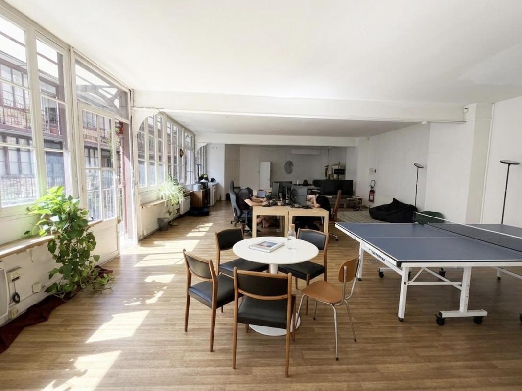 Bureau dans Paris à louer Photo de l’immeuble– Image 1 sur 10