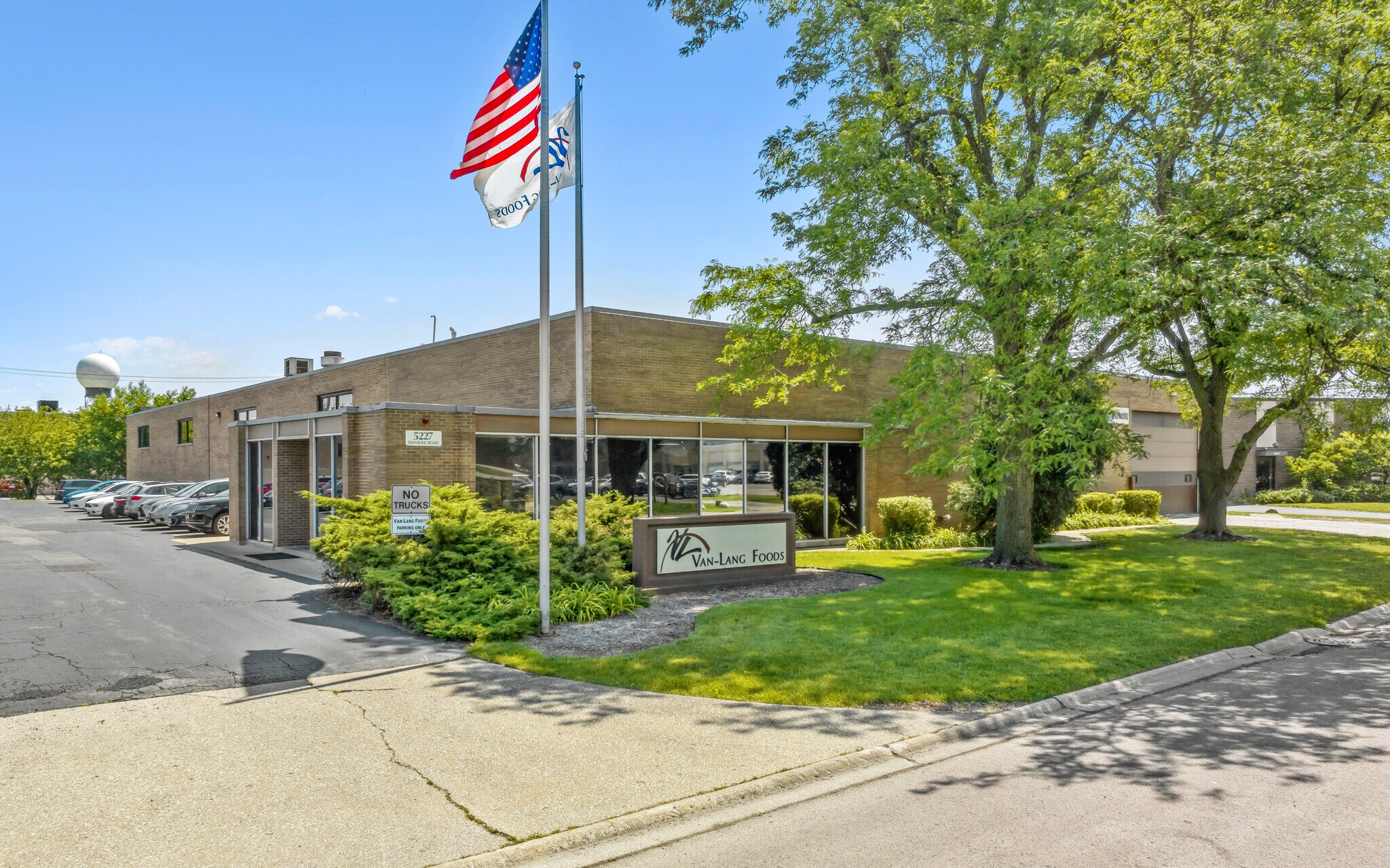 5227 Dansher Rd, Countryside, IL à vendre Photo de l’immeuble– Image 1 sur 5