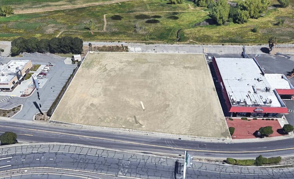 1495 Holiday Ln, Fairfield, CA à vendre - Photo principale – Image 1 sur 1