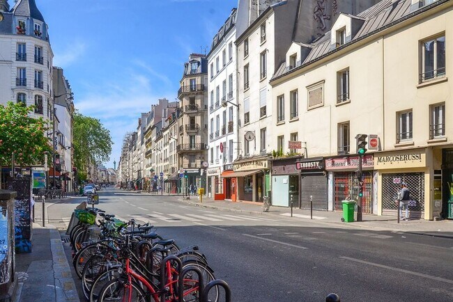 Plus de détails pour Local commercial à louer