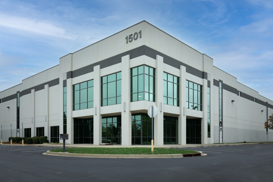 1501 Corporate Pl, La Vergne, TN à louer - Photo principale – Image 1 sur 13
