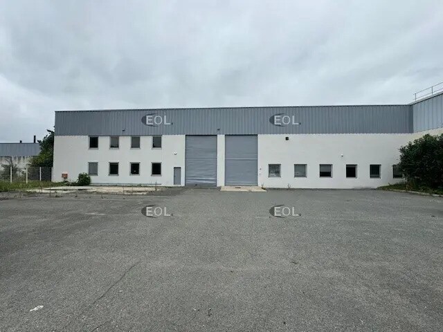 Plus de détails pour Local d’activités à vendre