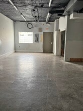 21421-21435 Greater Mack Ave, Saint Clair Shores, MI à louer Photo intérieure– Image 2 sur 5