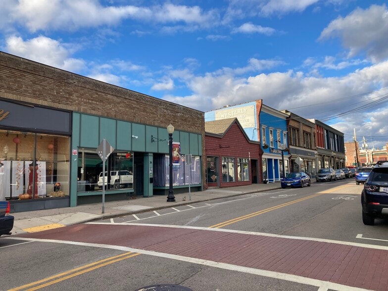 28-36 High St, Westerly, RI à louer - Photo de l’immeuble – Image 3 sur 4