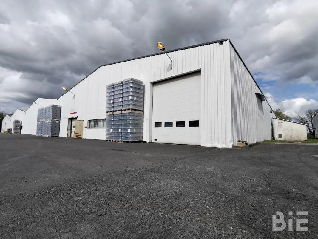 Local d’activités dans Pompignac à louer Photo de l’immeuble– Image 1 sur 6